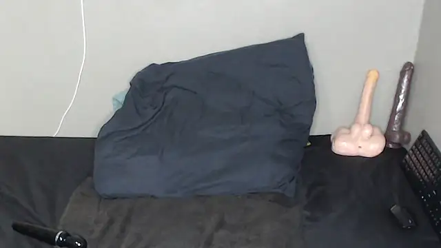 TrishahXo online show from 3, 3, 2026