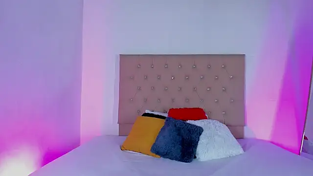 Zafiro  Brown online show from 23, 9, 2025