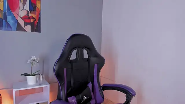 Zafiro  Brown online show from 10, 4, 2026