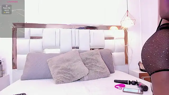 Skylar Smith  online show from 12, 3, 2026