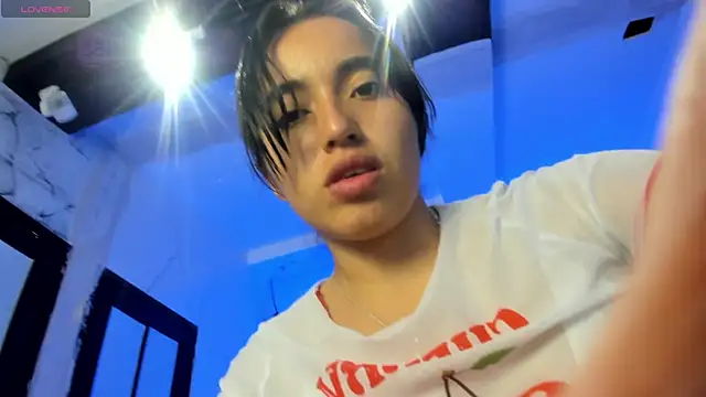 Starbutterflyy  online show from 3, 10, 2025