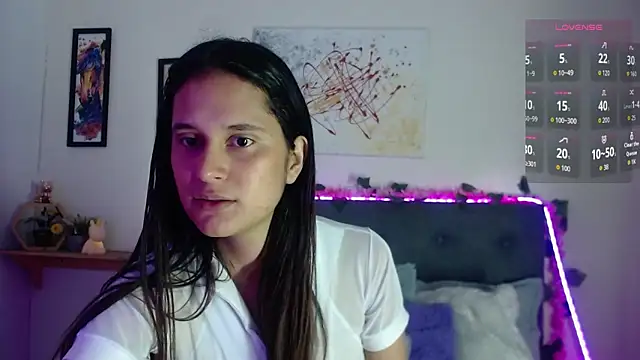 Snapshot of valentini_villa chatting on 3, 11, 2025 valentini villa online show from 3, 11, 2025