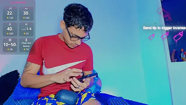 Snapshot of Luke_Stone chatting on 13, 9, 2025 Luke Stone online show from 13, 9, 2025