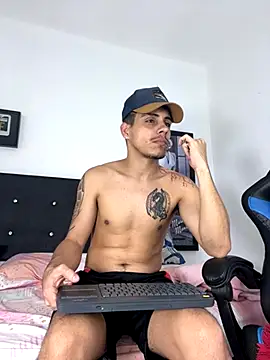 Snapshot of Luke_Stone chatting on 6, 11, 2025 Luke Stone online show from 6, 11, 2025