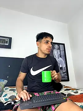 Snapshot of Luke_Stone chatting on 26, 11, 2025 Luke Stone online show from 26, 11, 2025