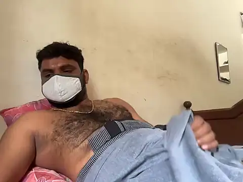 Snapshot of HandsomeMche chatting on 10, 11, 2025 HandsomeMche online show from 10, 11, 2025