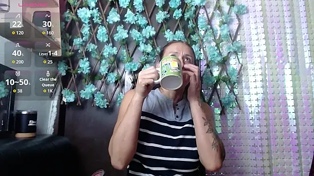 Snapshot of darling_hott chatting on 27, 9, 2025 darling hott online show from 27, 9, 2025