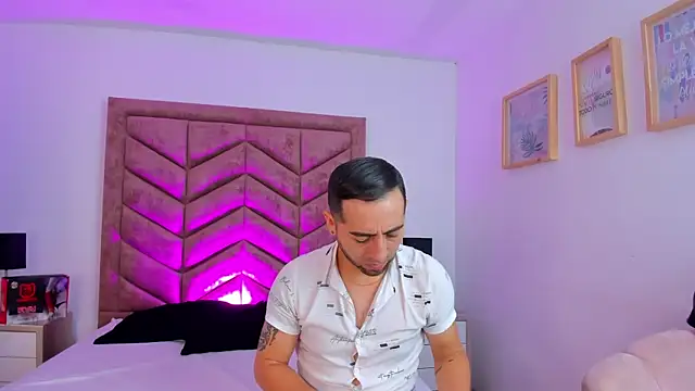 Snapshot of Lushian_ chatting on 18, 9, 2025 Lushian online show from 18, 9, 2025