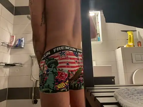 Snapshot of Tholel420 chatting on 17, 11, 2025 Tholel420 online show from 17, 11, 2025