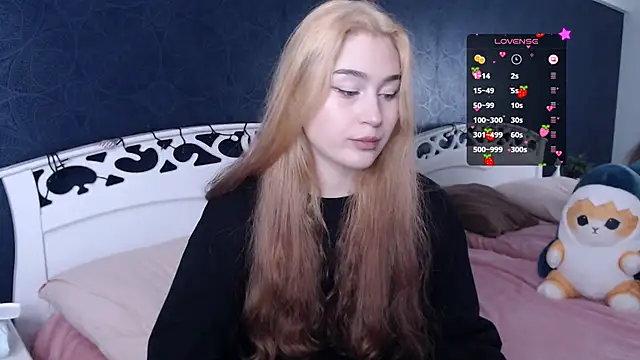 Snapshot of Lili_Luuu chatting on 16, 10, 2025 Lili Luuu online show from 16, 10, 2025