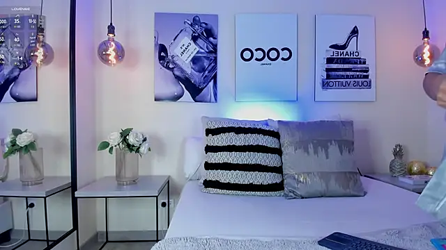 Samantha hotly online show from 21, 4, 2026