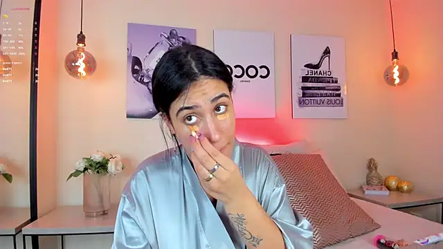 Samantha hotly online show from 26, 4, 2026