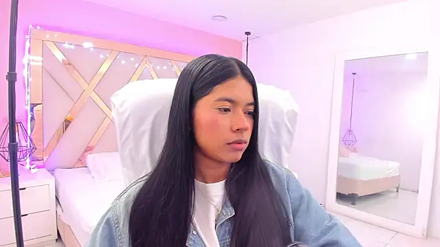 samantaa shy online show from 25, 4, 2026