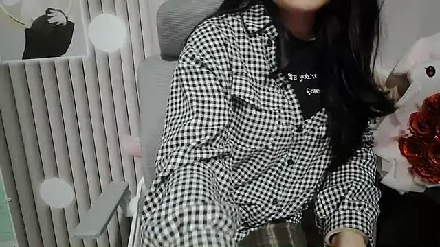 Emachiii online show from 3, 12, 2025