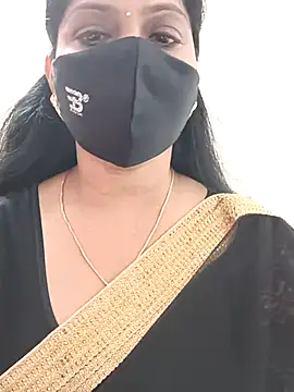 Snapshot of shivani27 chatting on 3, 10, 2025 shivani27 online show from 3, 10, 2025