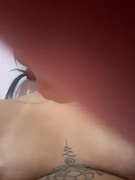 ninfetinha20 online show from 5, 2, 2026