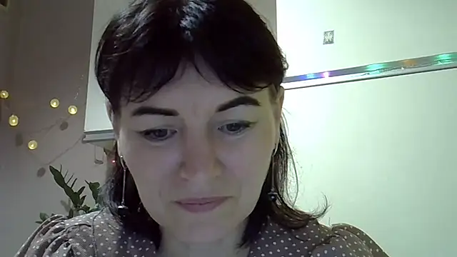 Krystal 82 online show from 12, 10, 2025