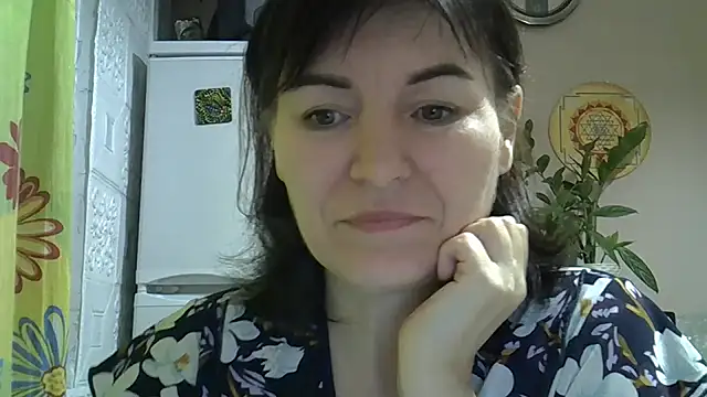 Krystal 82 online show from 22, 11, 2025