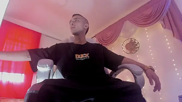 Snapshot of Dereck_Boy8 chatting on 29, 9, 2025 Dereck Boy8 online show from 29, 9, 2025