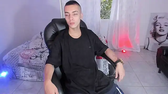 Snapshot of Dereck_Boy8 chatting on 14, 10, 2025 Dereck Boy8 online show from 14, 10, 2025