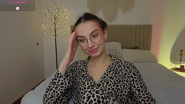 Real cutie1 online show from 9, 4, 2026