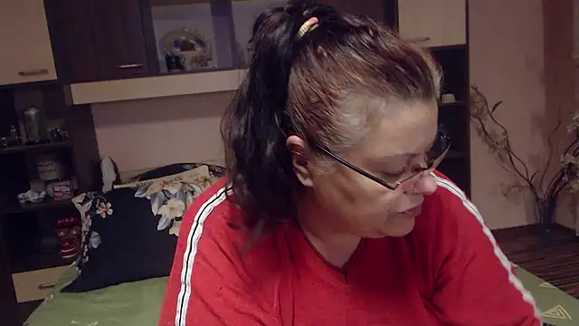 Snapshot of Claudia_71love chatting on 8, 10, 2025 Claudia 71love online show from 8, 10, 2025