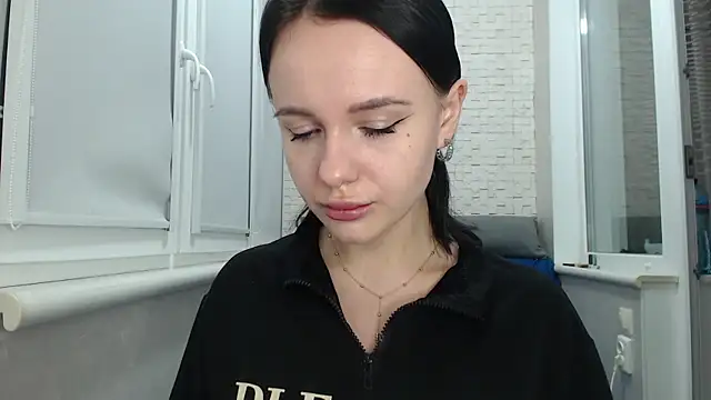 Snapshot of Blair_Yates chatting on 13, 11, 2025 Blair Yates online show from 13, 11, 2025