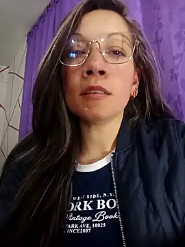 Chriss girl of imaginatio online show from 2, 12, 2025