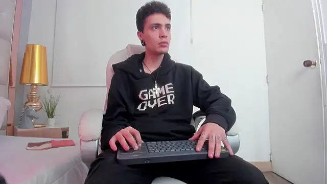 dark sun302 online show from 28, 11, 2025