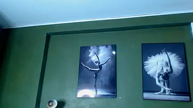 Snapshot of Evaa_18 chatting on 1, 10, 2025 Evaa 18 online show from 1, 10, 2025