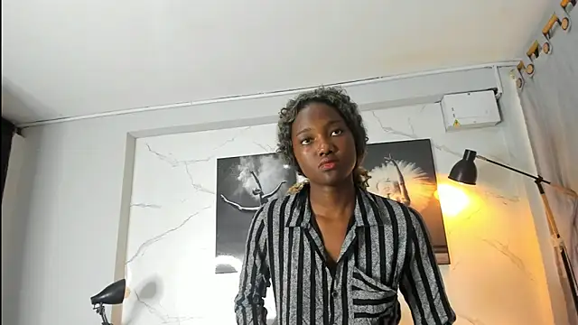 Snapshot of Evaa_18 chatting on 1, 11, 2025 Evaa 18 online show from 1, 11, 2025