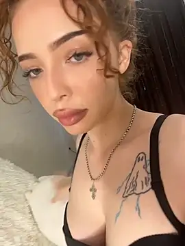 Snapshot of Hannah_xBaby chatting on 6, 6, 2026 Hannah xBaby online show from 6, 6, 2026