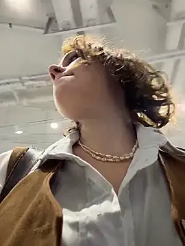 lucy-joy online show from 23, 9, 2025