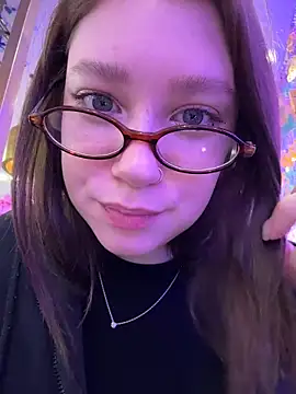 lucy-joy online show from 4, 3, 2026