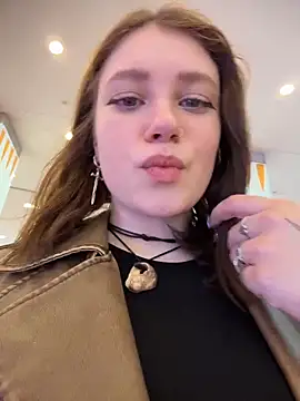 lucy-joy online show from 25, 4, 2026