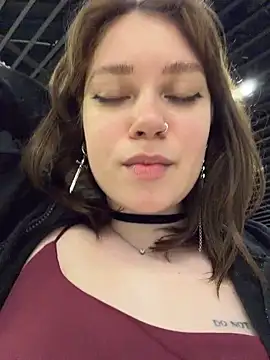 Snapshot of lucy-joy chatting on 12, 5, 2026 lucy-joy online show from 12, 5, 2026