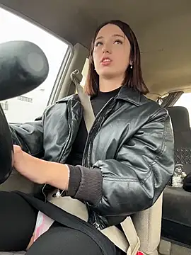 DollyTall online show from 30, 9, 2025