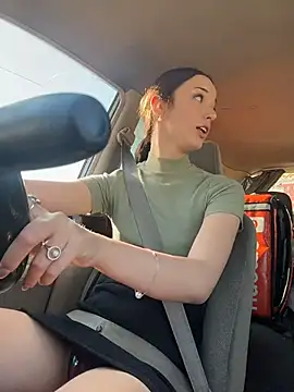 DollyTall online show from 7, 10, 2025