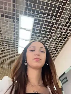 DollyTall online show from 9, 4, 2026