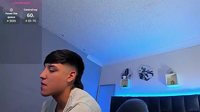 Snapshot of Ares_di_martin chatting on 4, 10, 2025 Ares di martin online show from 4, 10, 2025