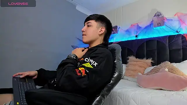 Snapshot of Ares_di_martin chatting on 11, 10, 2025 Ares di martin online show from 11, 10, 2025