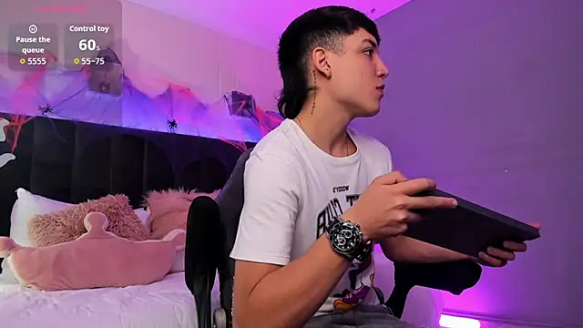 Snapshot of Ares_di_martin chatting on 14, 10, 2025 Ares di martin online show from 14, 10, 2025