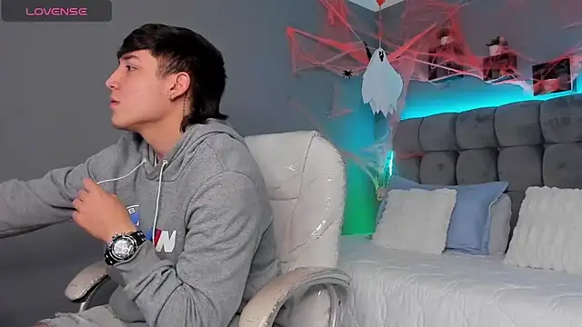 Snapshot of Ares_di_martin chatting on 28, 10, 2025 Ares di martin online show from 28, 10, 2025