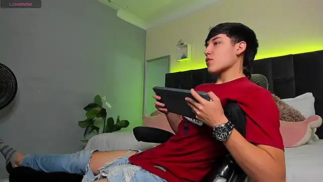 Snapshot of Ares_di_martin chatting on 29, 11, 2025 Ares di martin online show from 29, 11, 2025