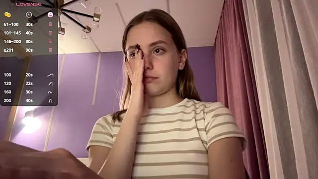 Snapshot of LinaMoonBlessed chatting on 17, 10, 2025 LinaMoonBlessed online show from 17, 10, 2025