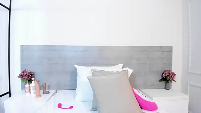 sunnyWhitee online show from 2, 10, 2025