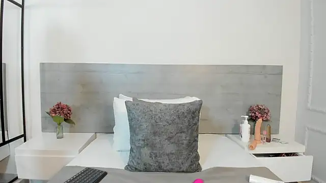 sunnyWhitee online show from 11, 10, 2025