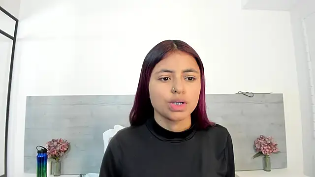 Snapshot of sunnyWhitee chatting on 1, 6, 2026 sunnyWhitee online show from 1, 6, 2026