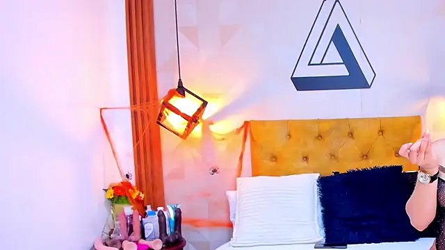 Snapshot of violet_sweet19 chatting on 30, 10, 2025 violet sweet19 online show from 30, 10, 2025