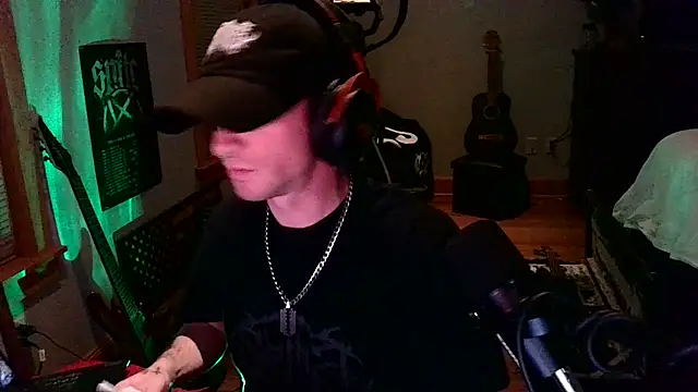 Snapshot of LEVIATHANX666 chatting on 7, 4, 2026 LEVIATHANX666 online show from 7, 4, 2026